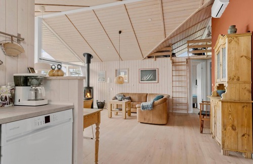 Kelstrup Strand House | Stunning home in Haderslev with WiFi