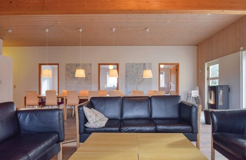 Østerskov House | Stunning home in Humble with WiFi