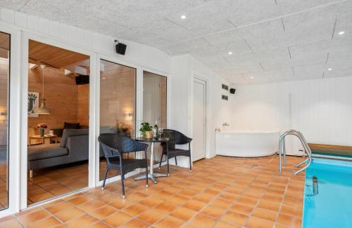 Skødshoved Strand House | Stunning Home In Knebel With 3 Bedrooms, Swimming Pool And Wifi