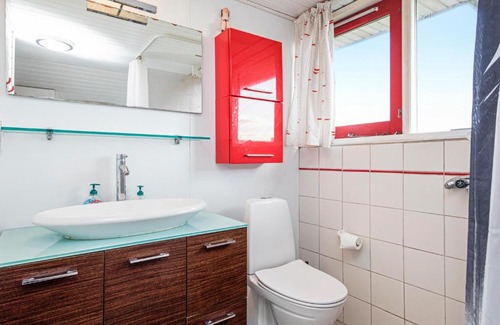 Nr. Lyngby Strand House | Stunning Home In Lkken With 3 Bedrooms, Sauna And Wifi