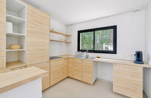 Monteux House | Stunning home in Monteux with WiFi