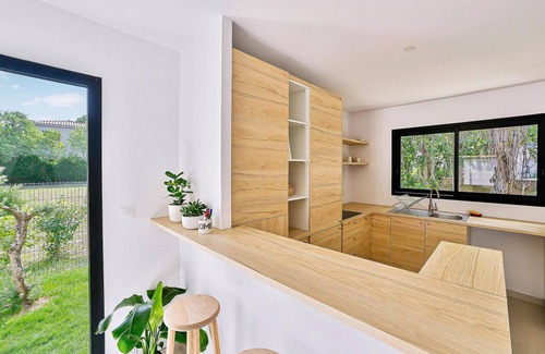 Monteux House | Stunning home in Monteux with WiFi