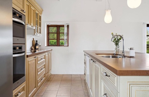 Hasmark Strand House | Stunning home in Otterup with kitchen