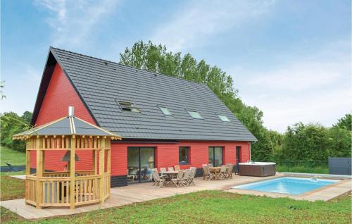 Saint-Denoeux House | Stunning Home In Saint-Denoeux