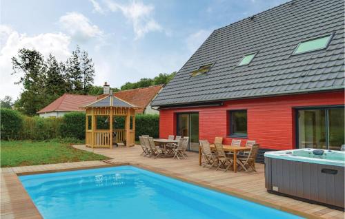 Saint-Denoeux House | Stunning Home In Saint-Denoeux