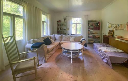 Skillingaryd House | Stunning Home In Skillingaryd With Sauna