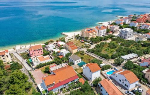 Slatine House | Stunning Home In Slatine With Kitchen