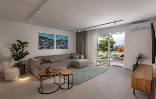 Splitska House | Stunning Home In Splitska