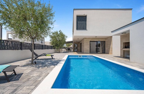 Vodice House | Stunning home in Vodice with WiFi