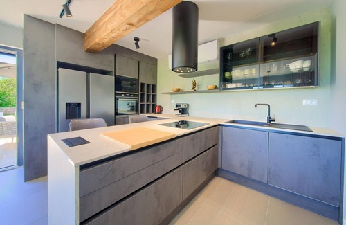Vrh House | Stunning home in Vrh with sauna