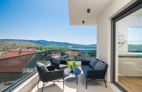 Zaboric House | Stunning home in Zaboric with sauna