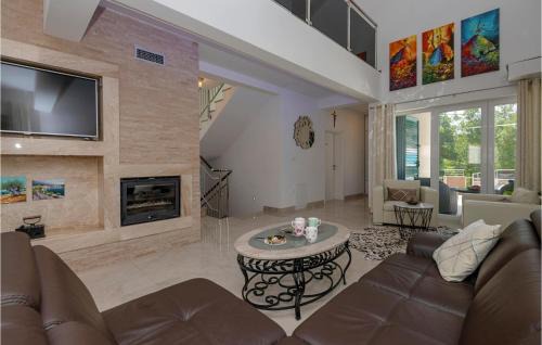 Zagvozd House | Stunning Home In Zagvozd
