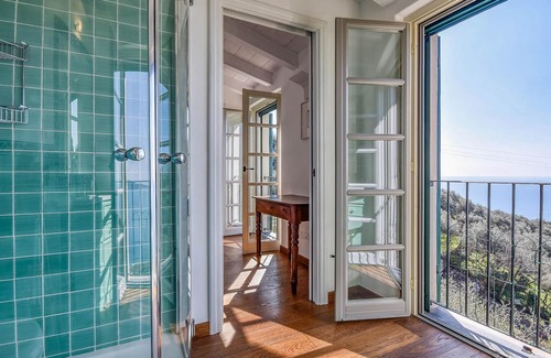 Zoagli House | Stunning home in Zoagli with WiFi