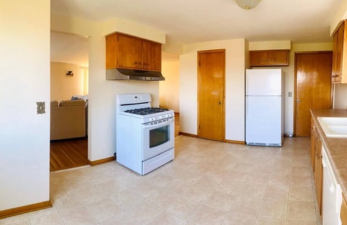 Cheektowaga House | Stunning house near by airport. No party allowed no loud music allowed
