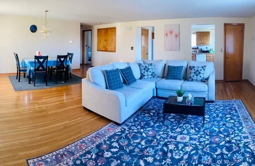 Cheektowaga House | Stunning house near by airport. No party allowed no loud music allowed