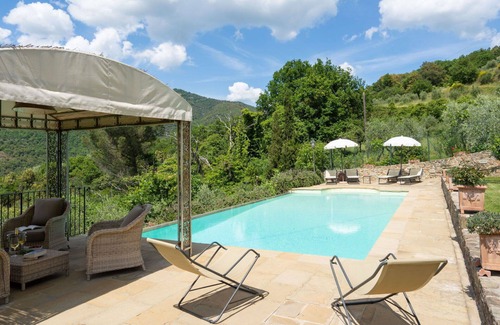 Castiglion Fiorentino House | Stunning private villa for 6 people with WIFI, private pool, TV, patio and pets allowed