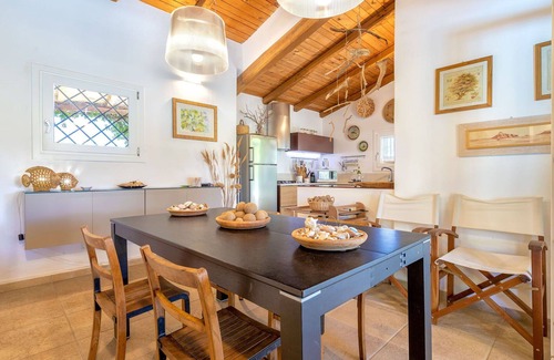 Trudda House | Stunning private villa for 5 guests with WIFI, A/C, private pool, TV and patio