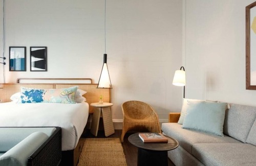 Historic Seaport Hotel | Stunning Key West Stay Perfect for a Romantic Escape! Pool, Free Breakfast
