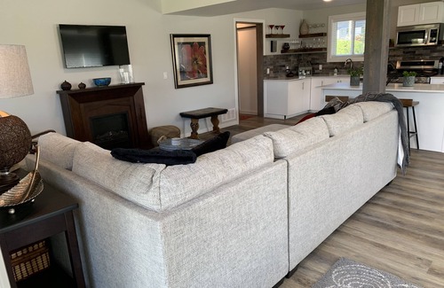 Okanagan-Similkameen House | Stunning lake views in the heart of wine country!