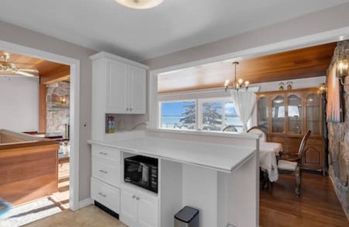 Oro-Medonte House | Stunning Lake View & Waterfront - 4BR Cottage - 25 min to Ski Resorts