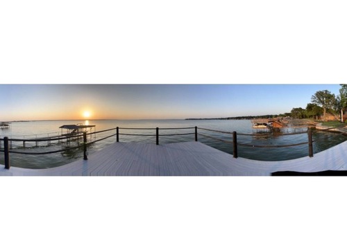 Gun Barrel City House | Stunning Lakeside Cottage w/ Private Dock on Beautiful Open Waterfront