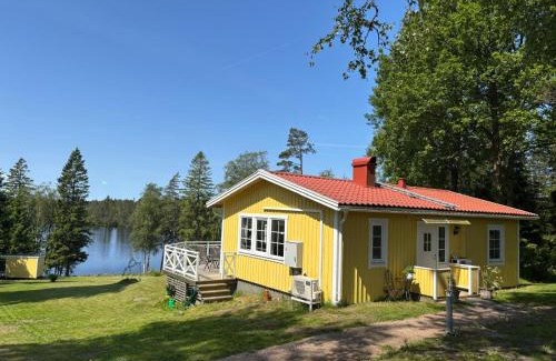 Sandared House | Stunning lakeside home with sauna surrounded by nature