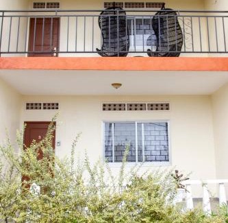 Kampala Apartment | Stunning lakeview Apt 8mins from Speke Resort