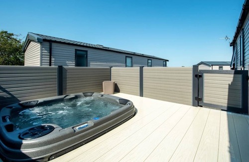 Blackford Ski Chalet | Stunning Lodge with one double with ensuite shower and one twin.