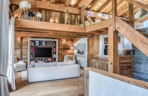 Praz-sur-Arly Ski Chalet | Stunning luxury chalet with pool directly on the slopes