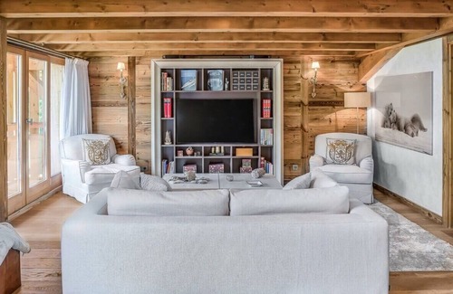 Praz-sur-Arly Ski Chalet | Stunning luxury chalet with pool directly on the slopes