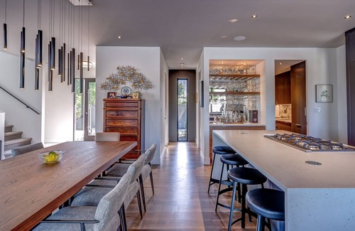 Okanagan-Similkameen House | Stunning Modern Farmhouse in Perfect Location (Business Licence No. 00114661)