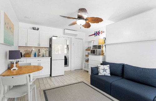 Hollywood Condo | Stunning & Modern Studio by The Beach