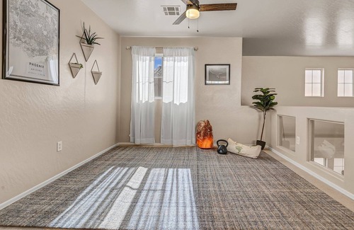 Foothills House | Stunning mountain views with trails- just minutes from the 202