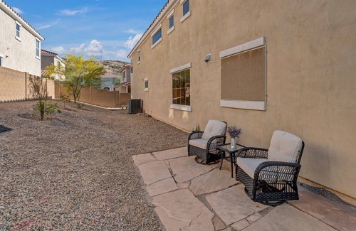 Foothills House | Stunning mountain views with trails- just minutes from the 202
