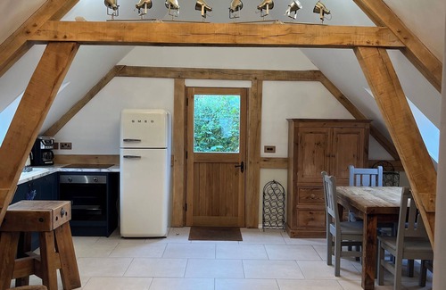 Clanfield Apartment | Stunning oak-framed Cotswold holiday home. Entire top floor.