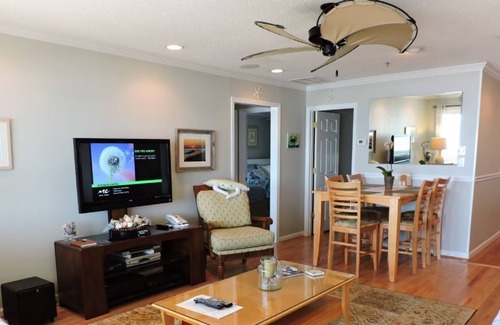 Emerald Isle Cottage | Stunning Ocean Front Views-Pet Friendly-Clean, Sound System indoors and out!