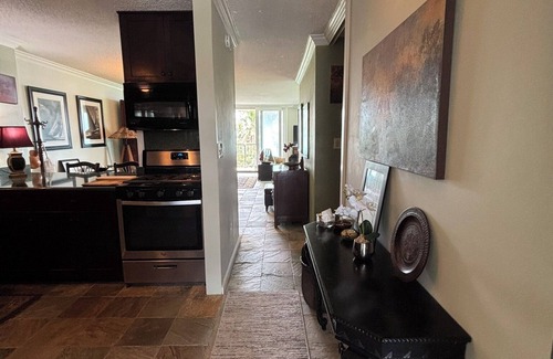Hilo Condo | Stunning Ocean Front views, 2-bedroom condo w/lanai next to Richardson's Beach