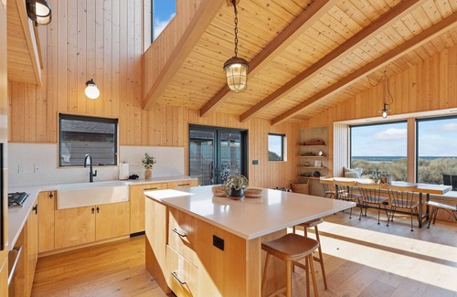 Manzanita House | Stunning oceanfront home with amazing views and Hot Tub!