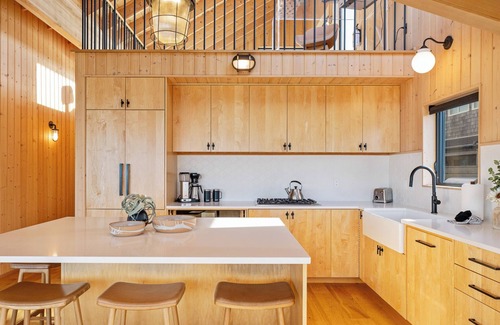 Manzanita House | Stunning oceanfront home with amazing views and Hot Tub!