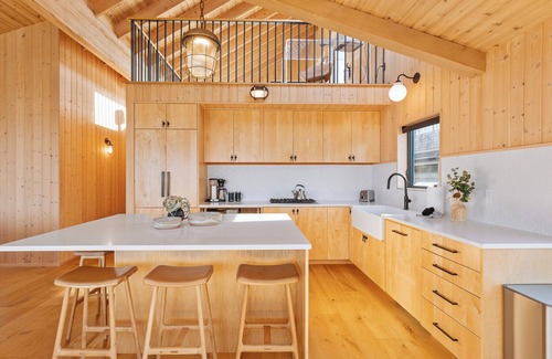 Manzanita House | Stunning oceanfront home with amazing views and Hot Tub!