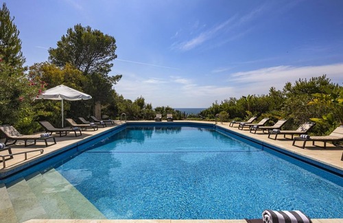 Lagoa e Carvoeiro Villa | Stunning Oceanview Algarve Villa | 9 Bedrooms | Villa Quinta Marinha | Amazing.