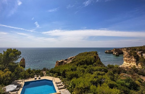 Lagoa e Carvoeiro Villa | Stunning Oceanview Algarve Villa | 9 Bedrooms | Villa Quinta Marinha | Amazing.