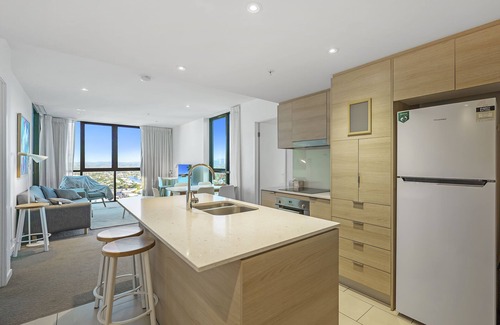 Broadbeach Apartment | Stunning OceanView Dual-Ensuites Apt w/Balcony @ Broadbeach Gold Coast