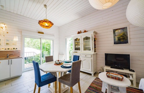 Chissay-en-Touraine House | Stunning private villa for 3 people with WIFI, TV and pets allowed