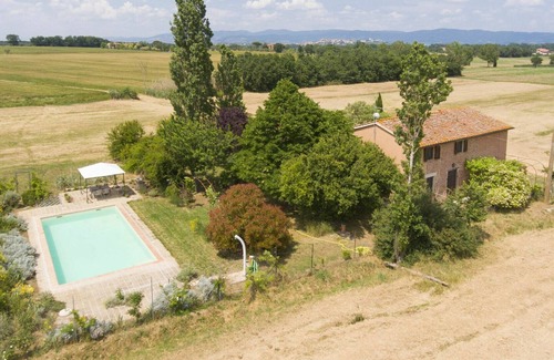 Castiglione del Lago Villa | Stunning private villa with WIFI, private pool, TV, pets allowed, panoramic view and parking
