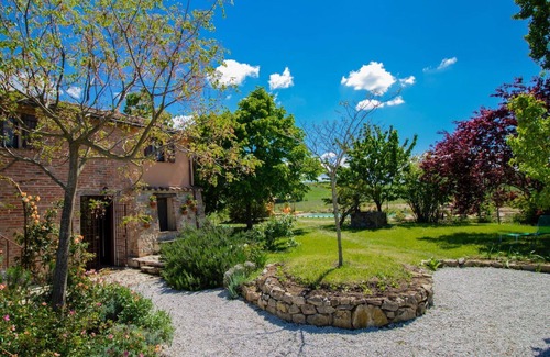 Castiglione del Lago Villa | Stunning private villa with WIFI, private pool, TV, pets allowed, panoramic view and parking
