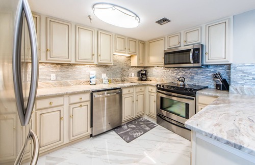 Holiday Isle Condo | 🌴Stunning Panoramic Gulf Views~Boat Slip~Huge Balcony~2BR Waterview Towers 202