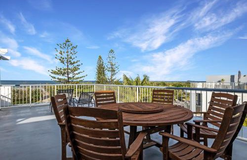 Marcoola Apartment | Stunning Penthouse across from Marcoola Beach
