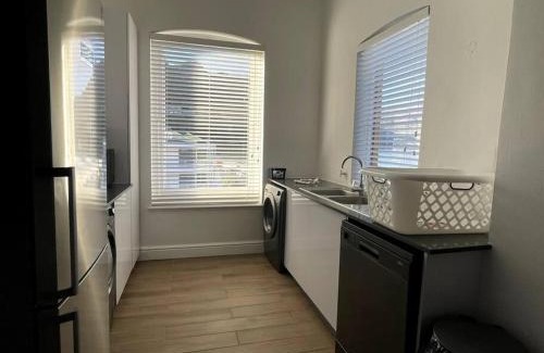 Scott Estate Apartment | Stunning penthouse in Hout Bay overlooking the beach