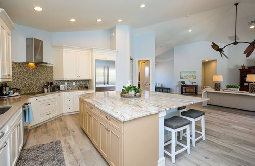 Royal Harbor House | STUNNING POOL HOME, 4 BEDS/4 BATHS, DOWNTOWN NAPLES, FL